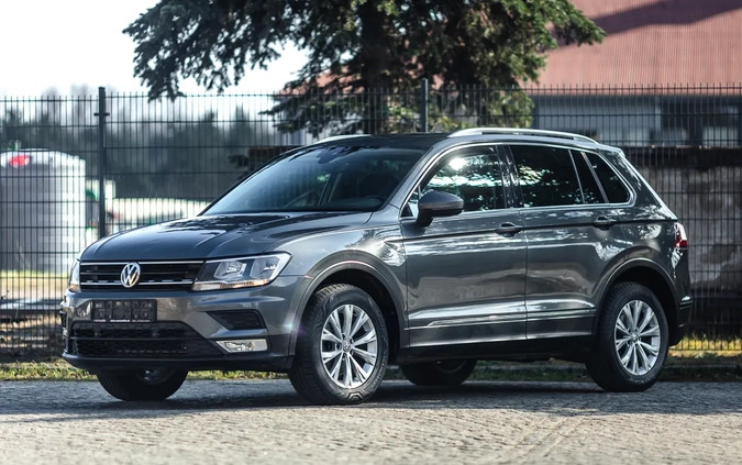 Volkswagen Tiguan cena 67900 przebieg: 159000, rok produkcji 2017 z Szamocin małe 631